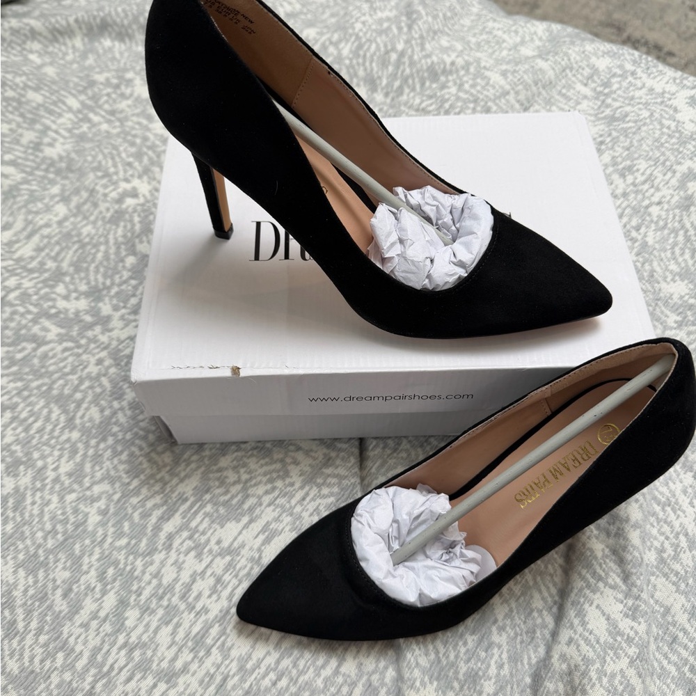 Dream Pairs 7.5 Suede Black Pointed Toe Pumps